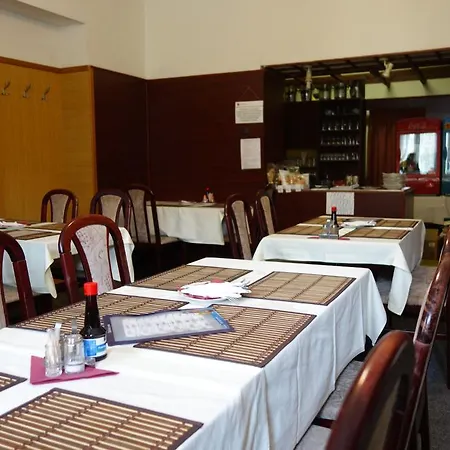 Restaurace Alvi 3* Острава